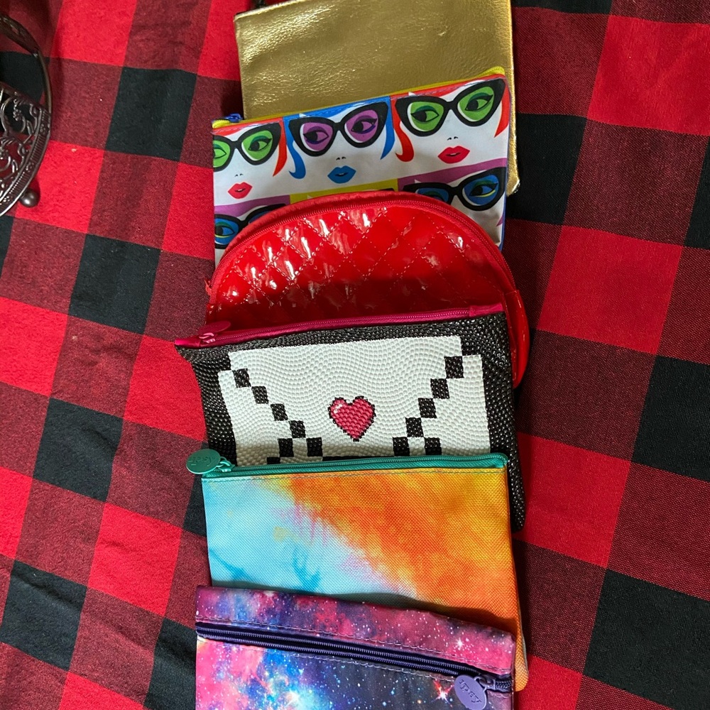 6x Ipsy glam bags